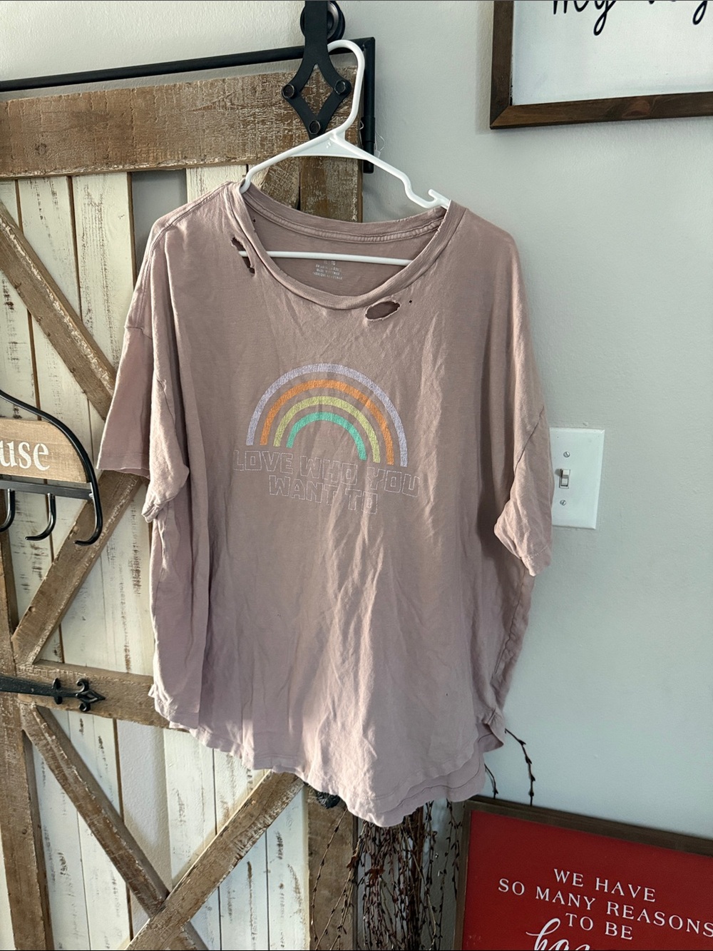 American Eagle Outfitters Mauve Short Sleeve Rainbow Graphic Tee